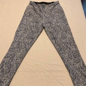 Victoria Sport capri leggings